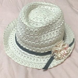 Claire’s White Hat with Flower